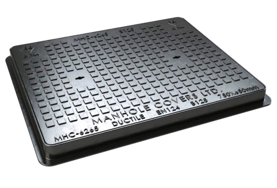 Clear Opening Rectangular Manhole Cover Ductile Iron Sand Casting Bitumen / Epoxy Painting